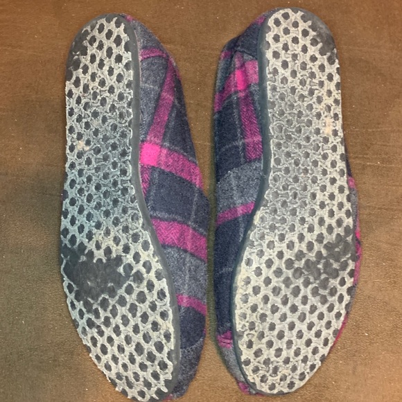 Toms - Picture 2 of 3